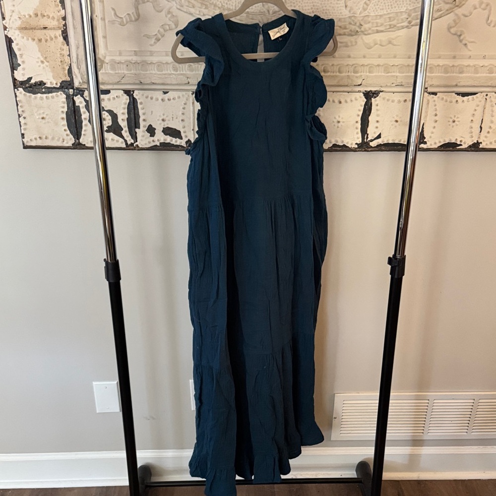 Universal Thread Dark Teal Garment